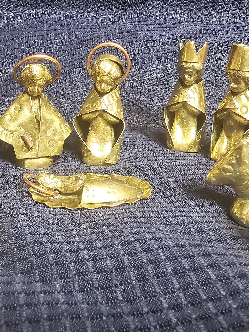 Vintage Miniature Solid Brass With Copper Halos Nativity Figures 11 Pieces Lot